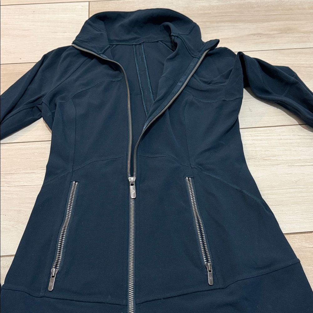 Lululemon Navy Blue Full Zip Up Athletic Jacket for Running Work Outs or Leisure - Picture 5 of 10